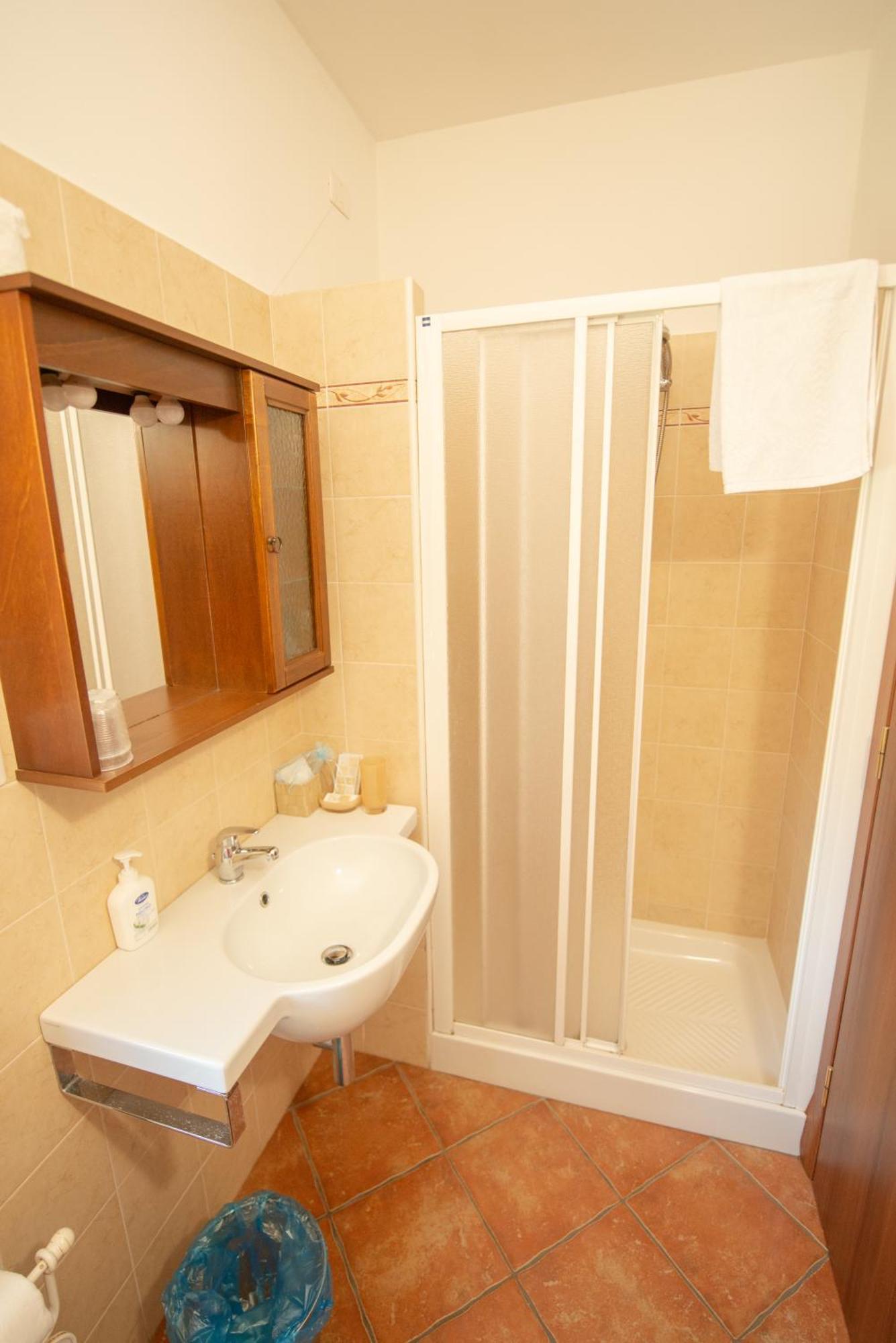 Il Vecchio Noce Hotel Brugnato Bagian luar foto