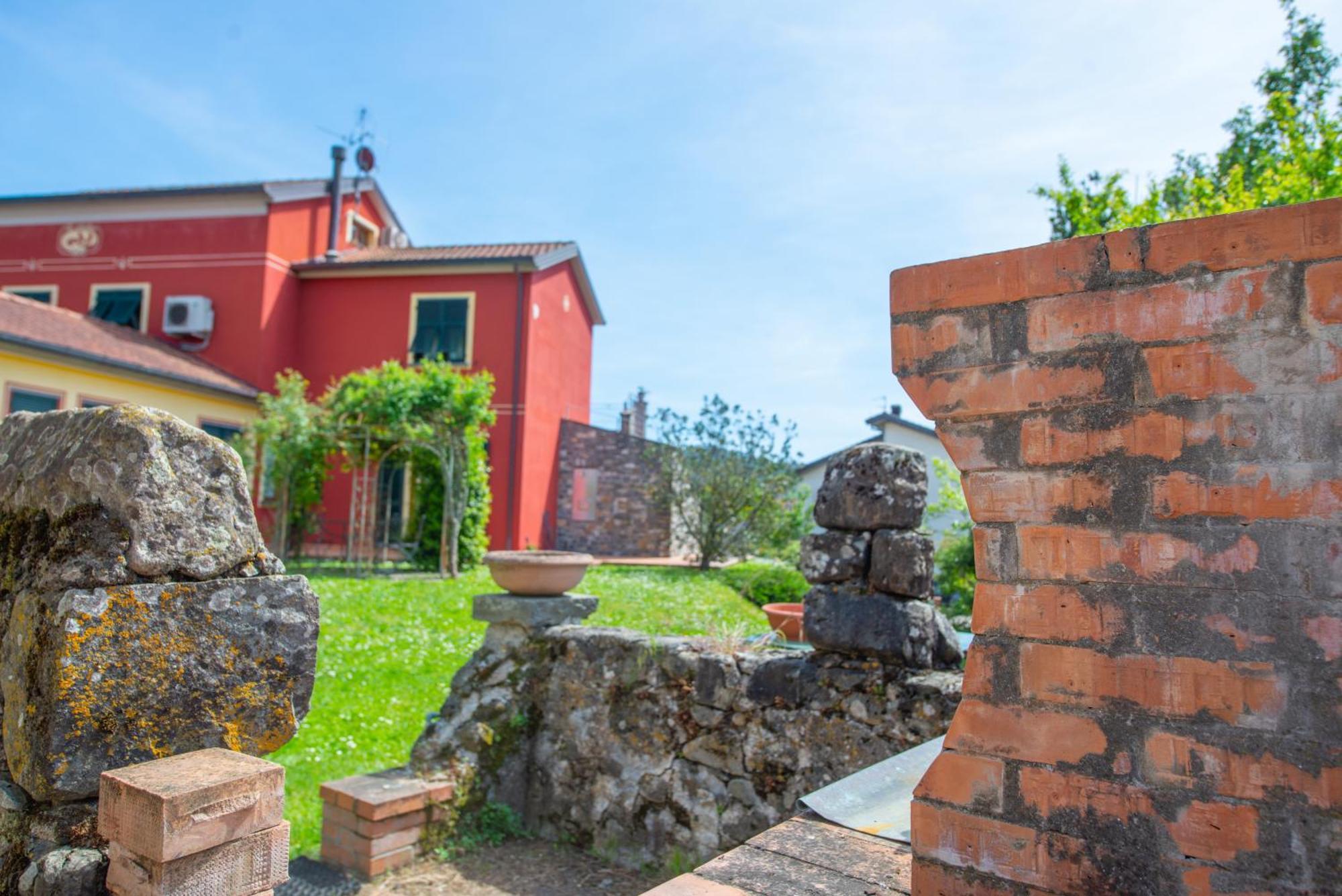 Il Vecchio Noce Hotel Brugnato Bagian luar foto
