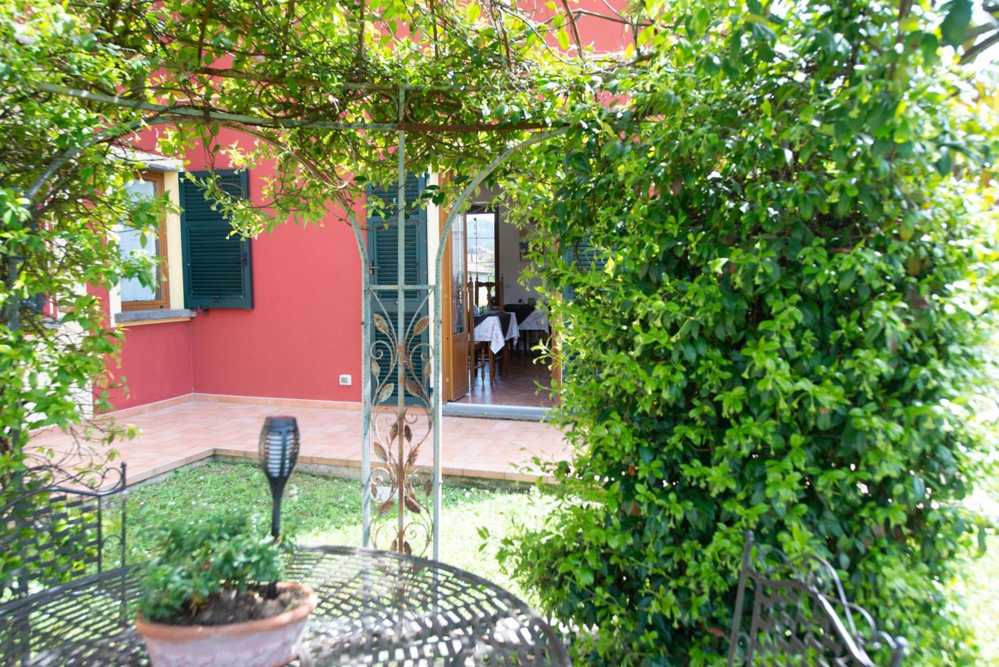 Il Vecchio Noce Hotel Brugnato Bagian luar foto