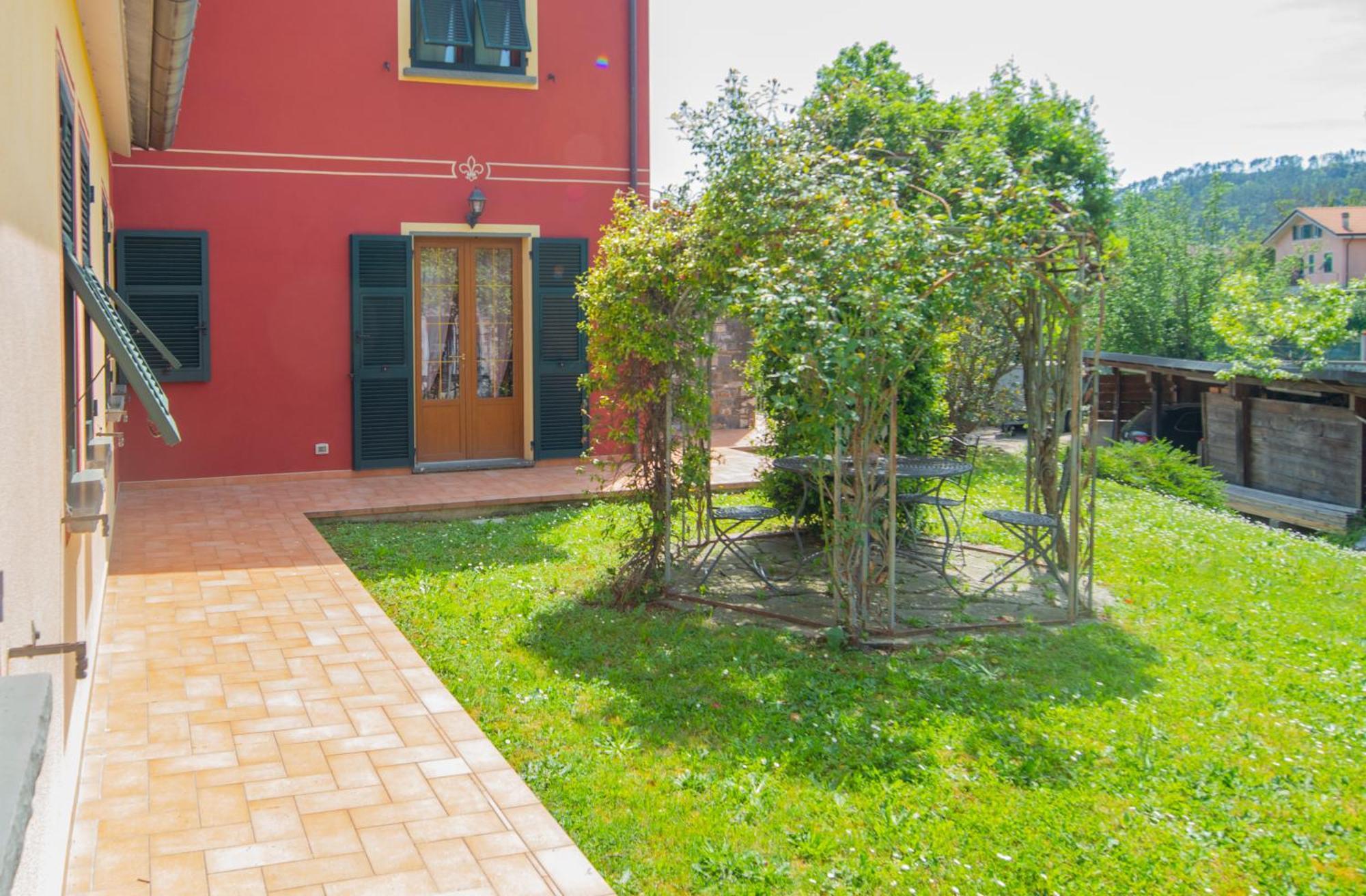 Il Vecchio Noce Hotel Brugnato Bagian luar foto