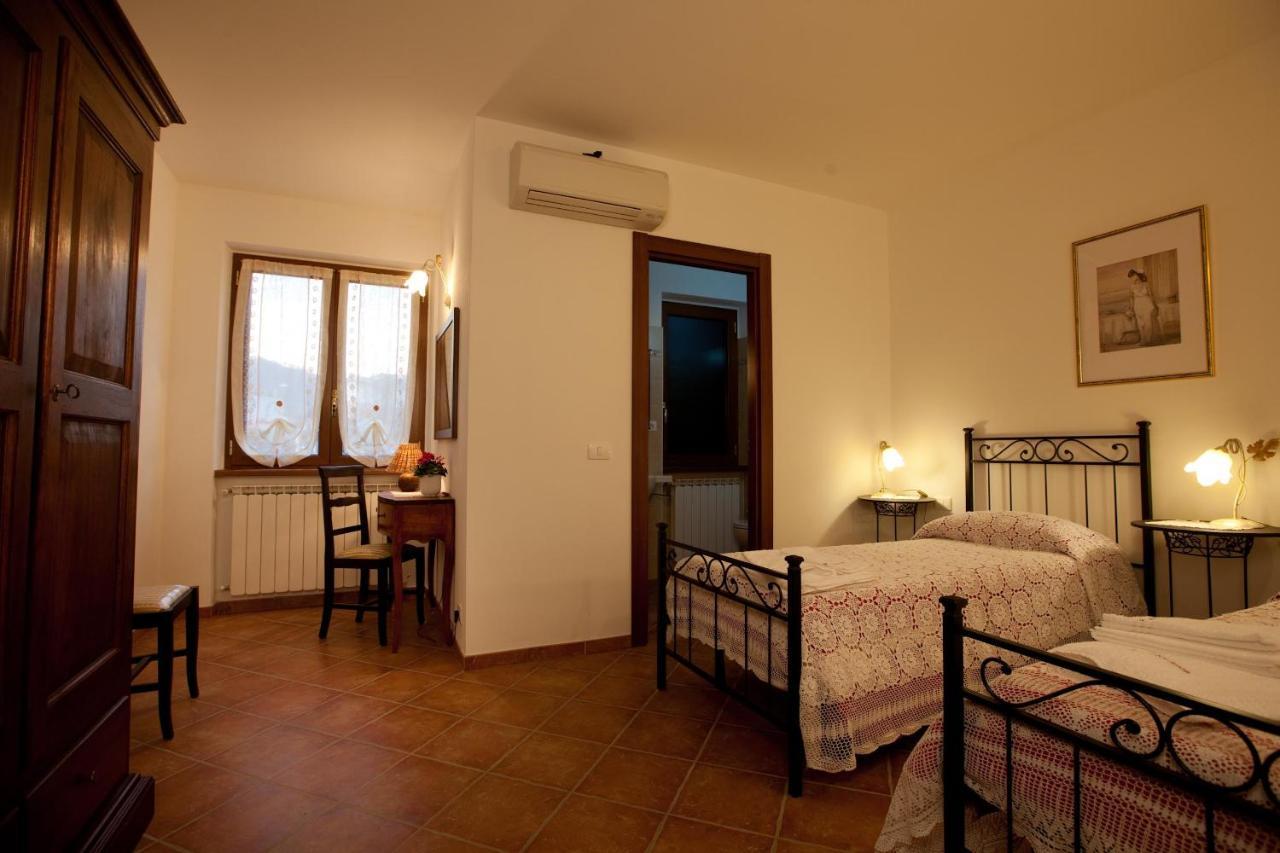 Il Vecchio Noce Hotel Brugnato Bagian luar foto