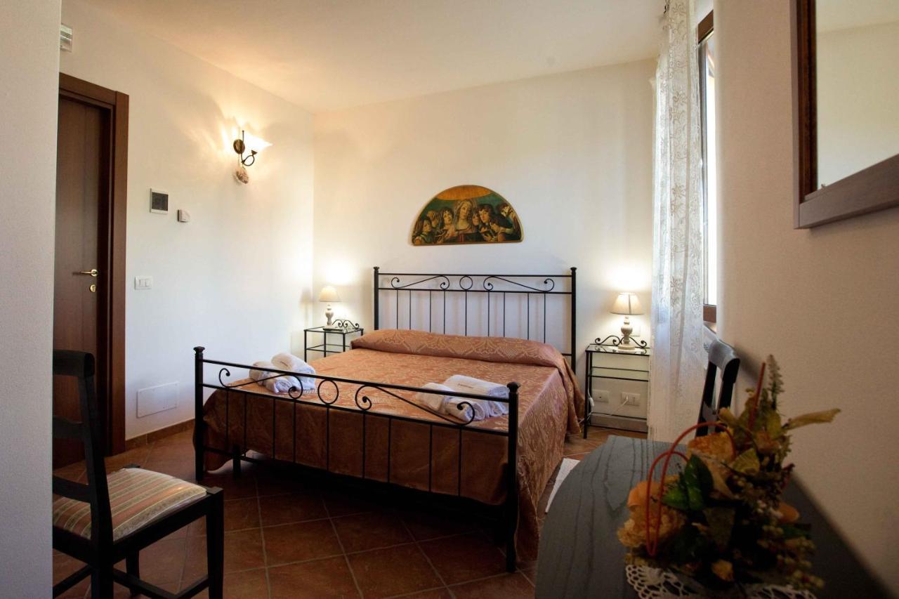 Il Vecchio Noce Hotel Brugnato Bagian luar foto